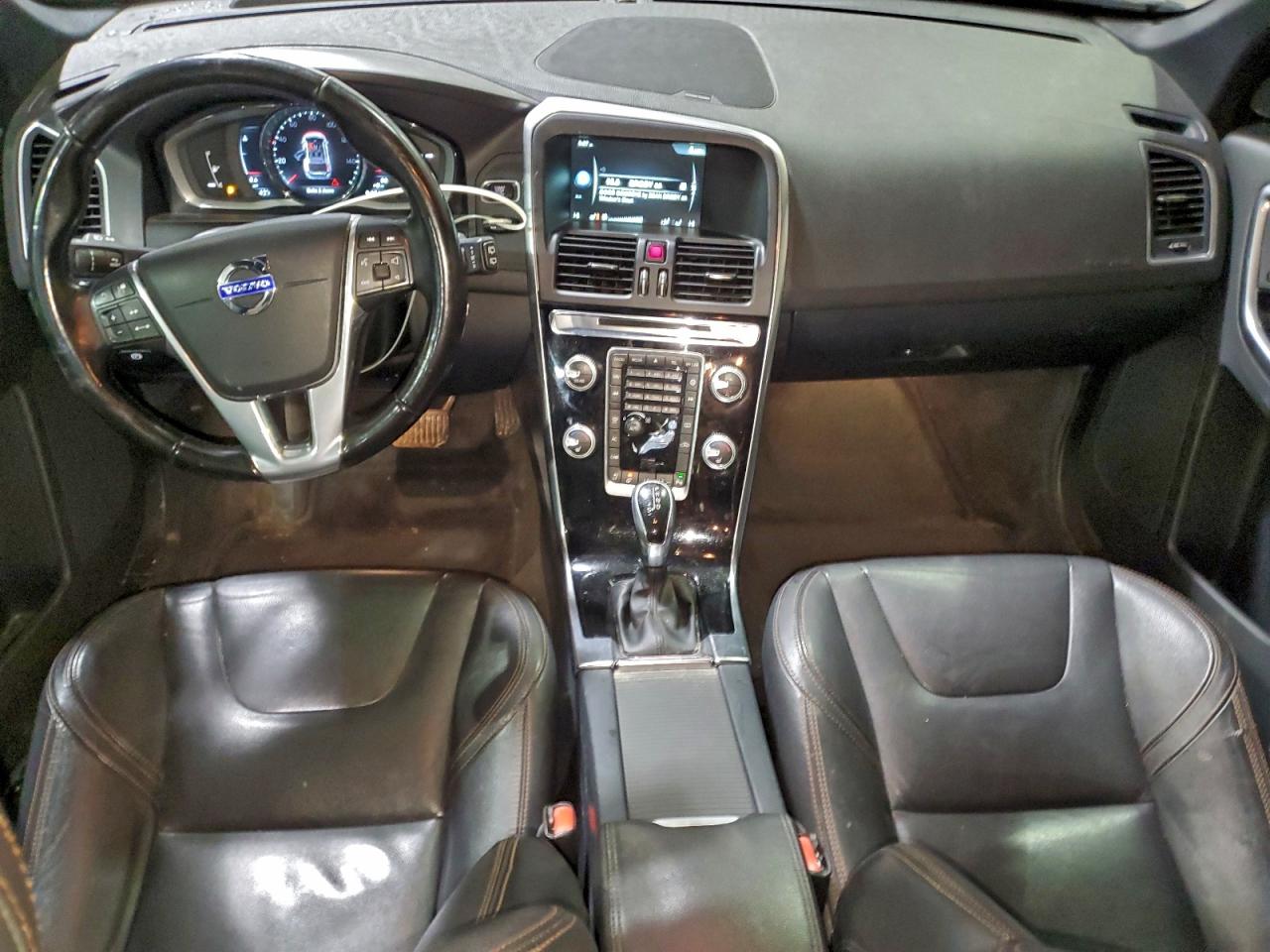 2016 VOLVO XC60 T5 PLATINUM photo 22