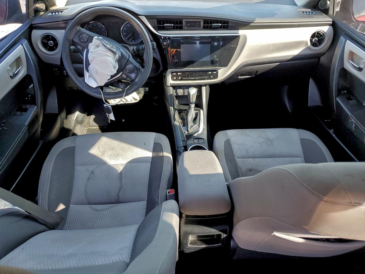 2019 TOYOTA COROLLA L photo 8