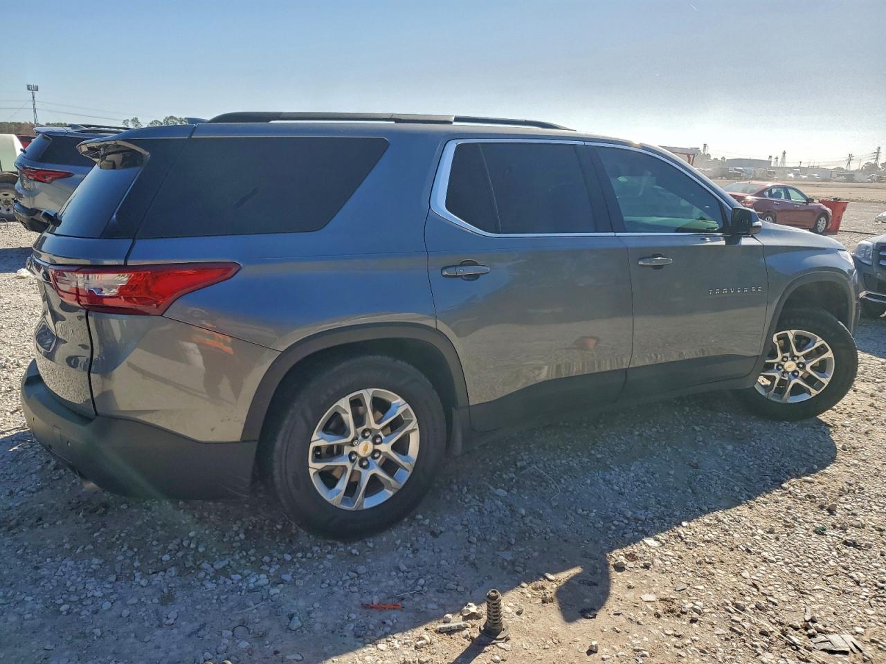 2019 CHEVROLET TRAVERSE LT photo 5