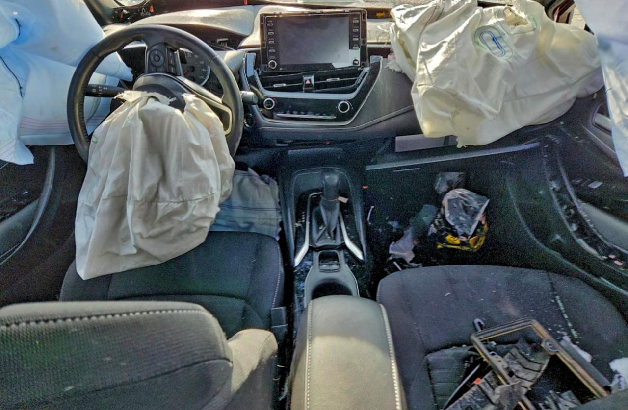2021 TOYOTA COROLLA SE photo 8