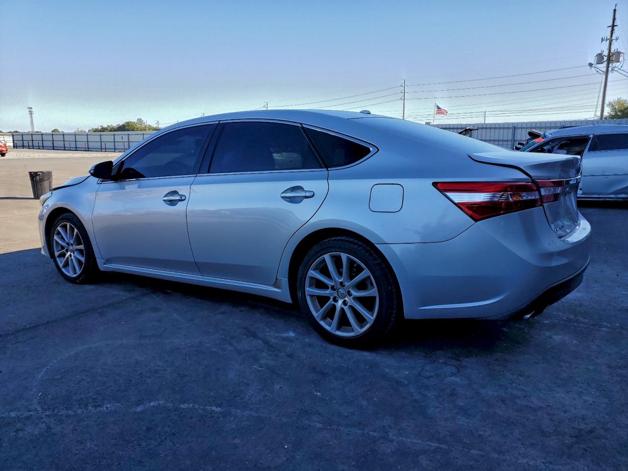 2013 TOYOTA AVALON BASE photo 2