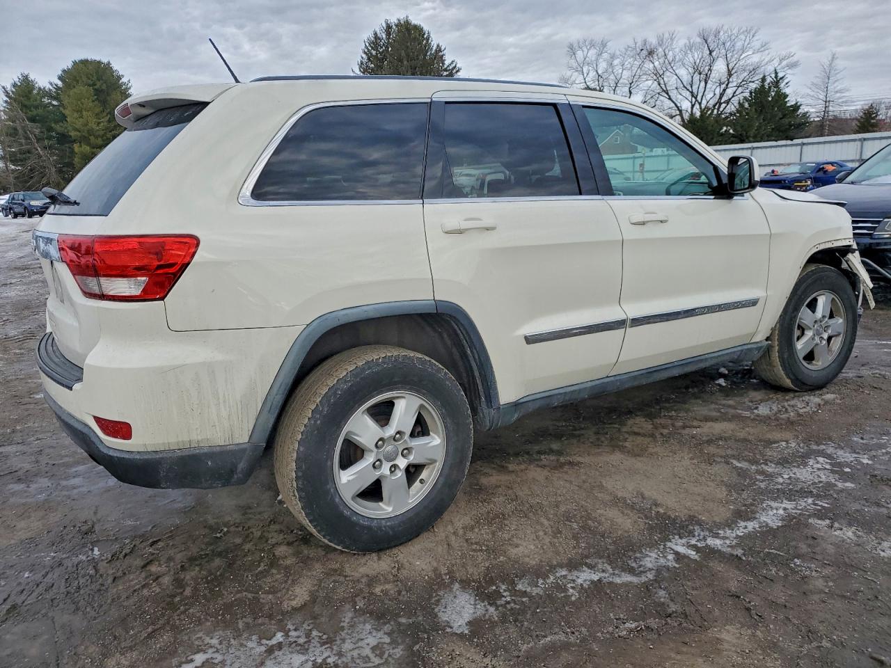 2012 JEEP GRAND CHEROKEE LAREDO photo 3