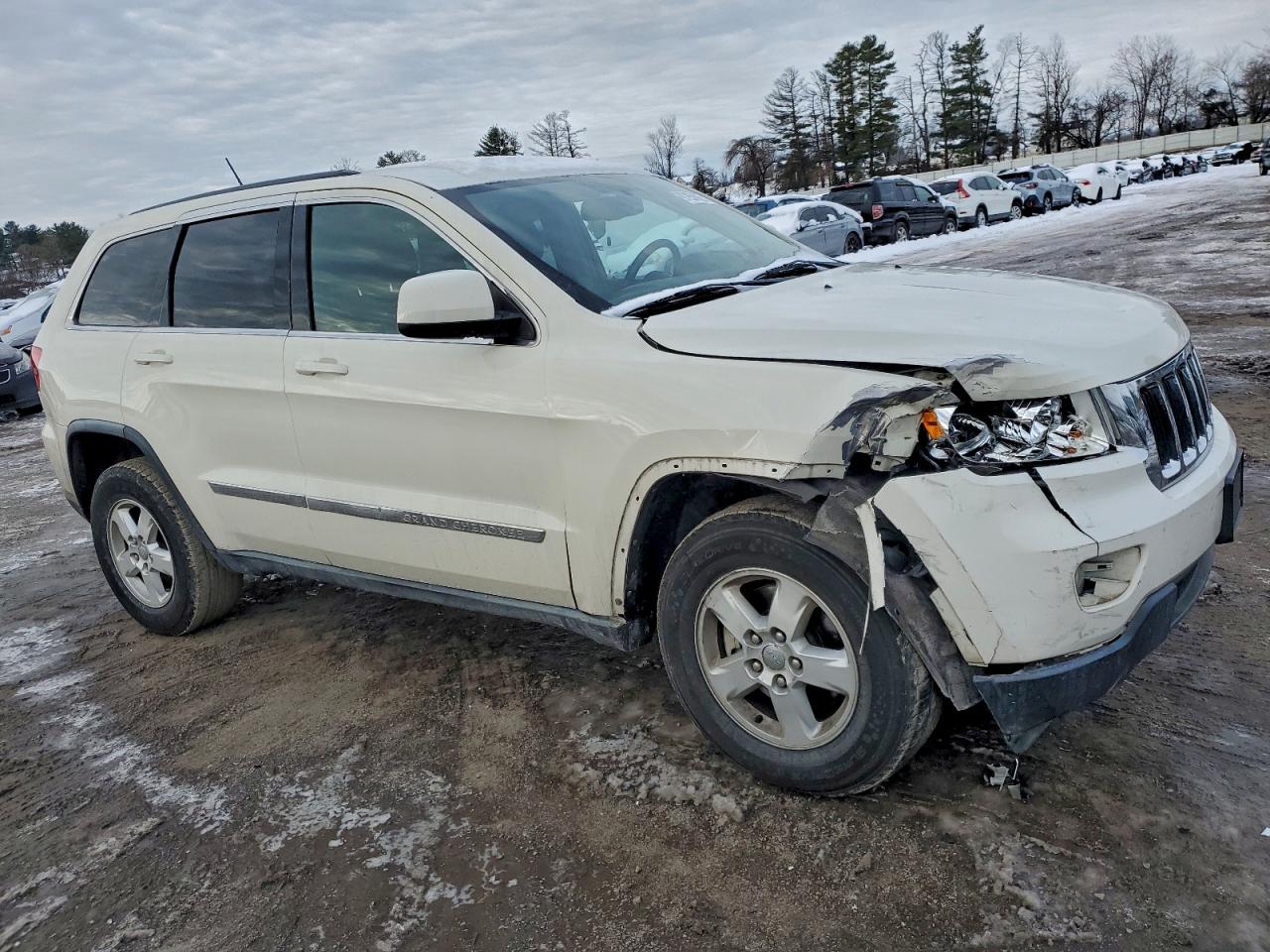 2012 JEEP GRAND CHEROKEE LAREDO photo 4