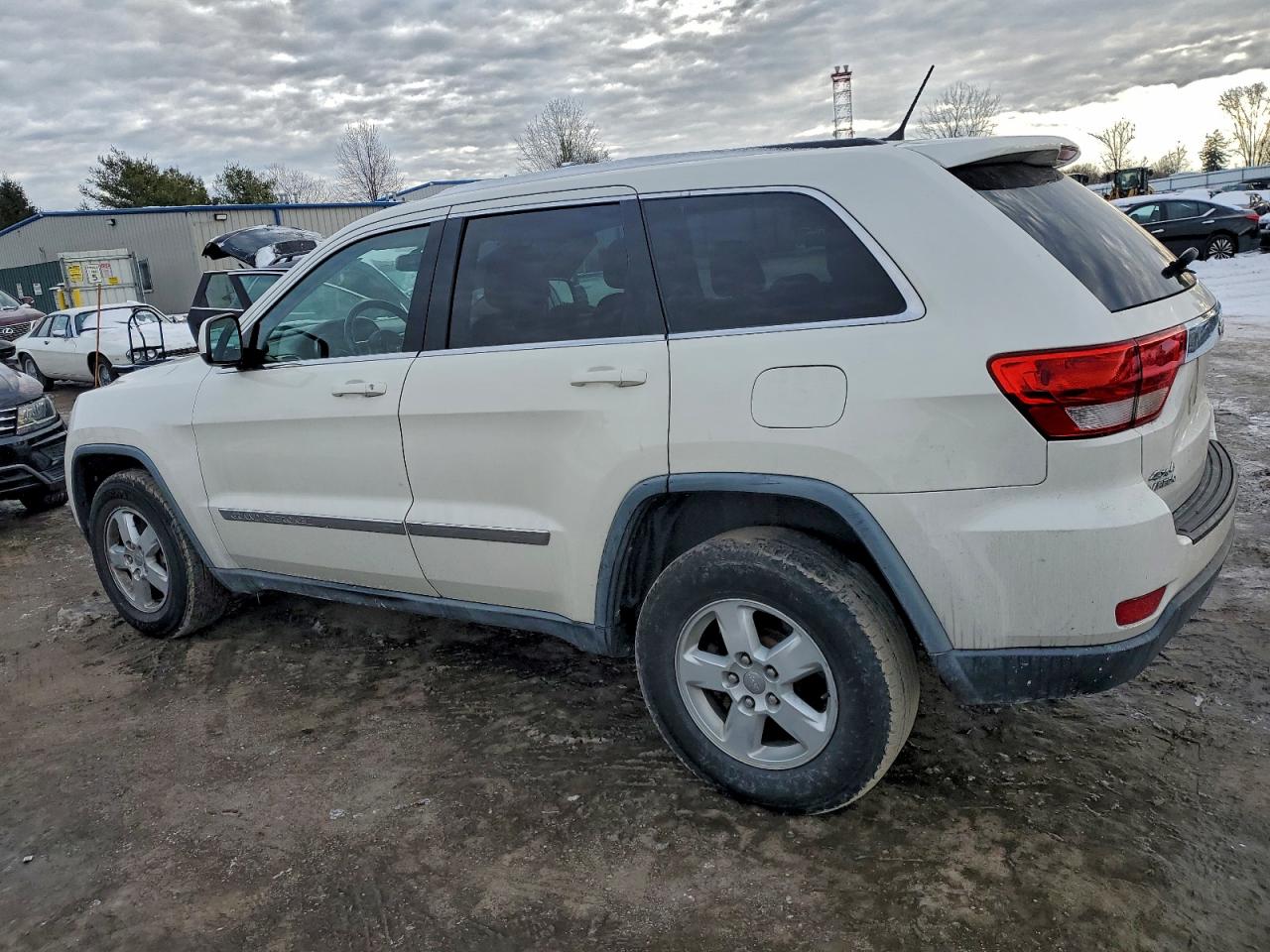 2012 JEEP GRAND CHEROKEE LAREDO photo 2