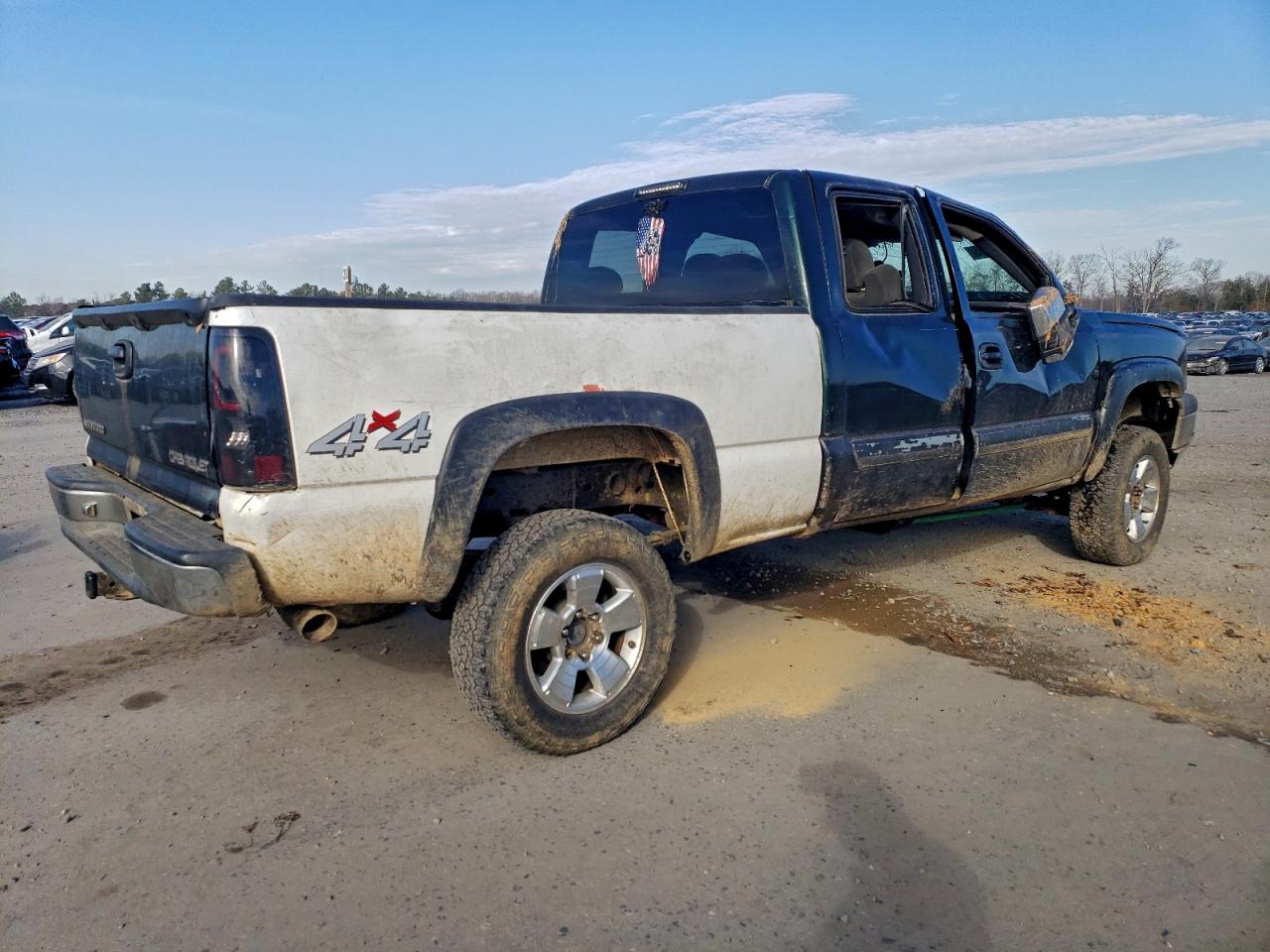 2004 CHEVROLET SILVERADO K1500 photo 3