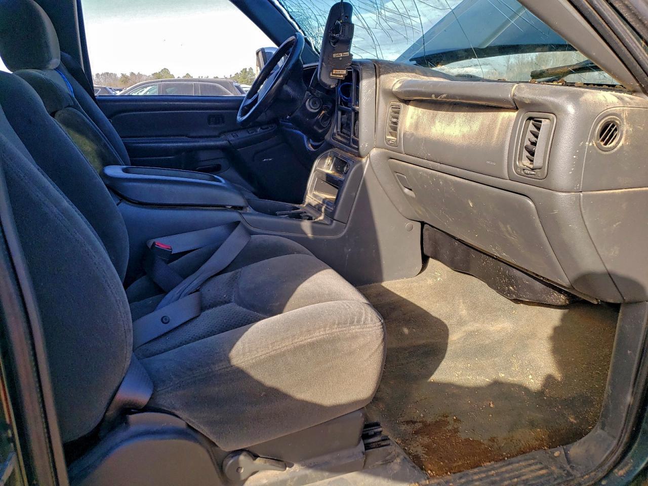 2004 CHEVROLET SILVERADO K1500 photo 7