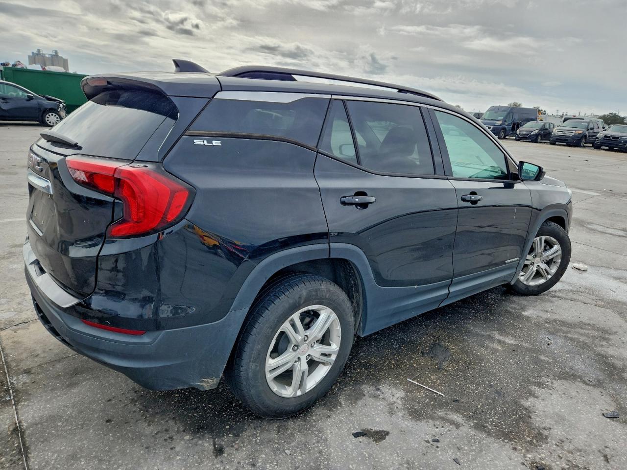 2020 GMC TERRAIN SLE photo 3