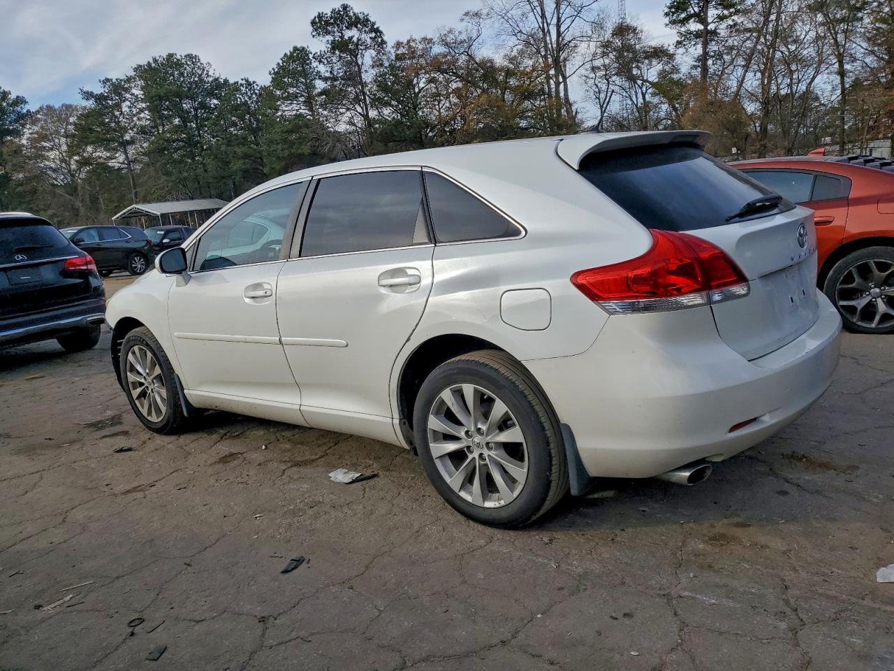 2009 TOYOTA VENZA photo 2