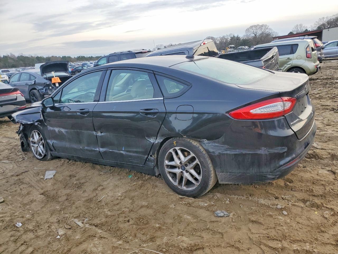 2013 FORD FUSION SE photo 2