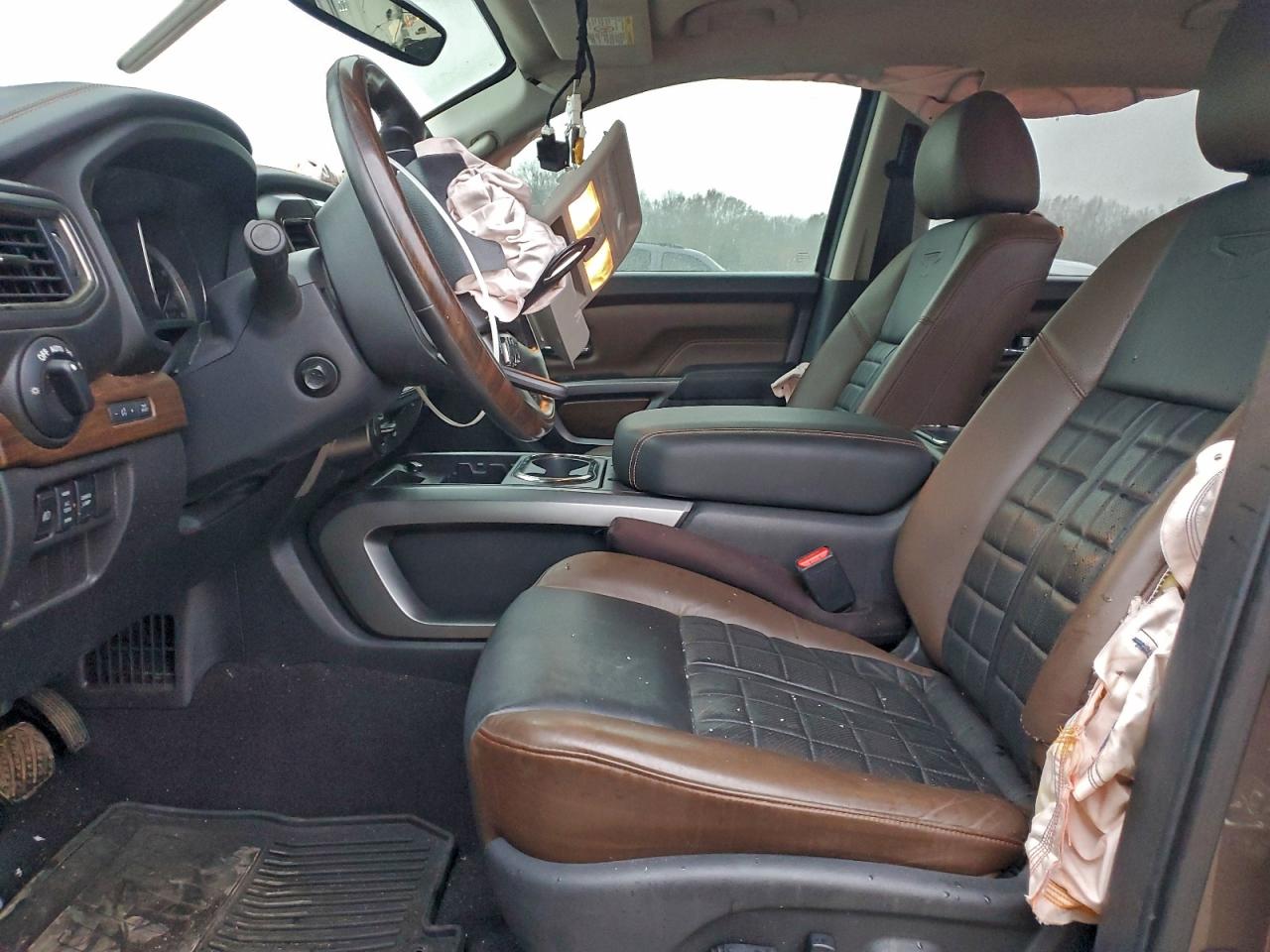 2016 NISSAN TITAN XD SL photo 7