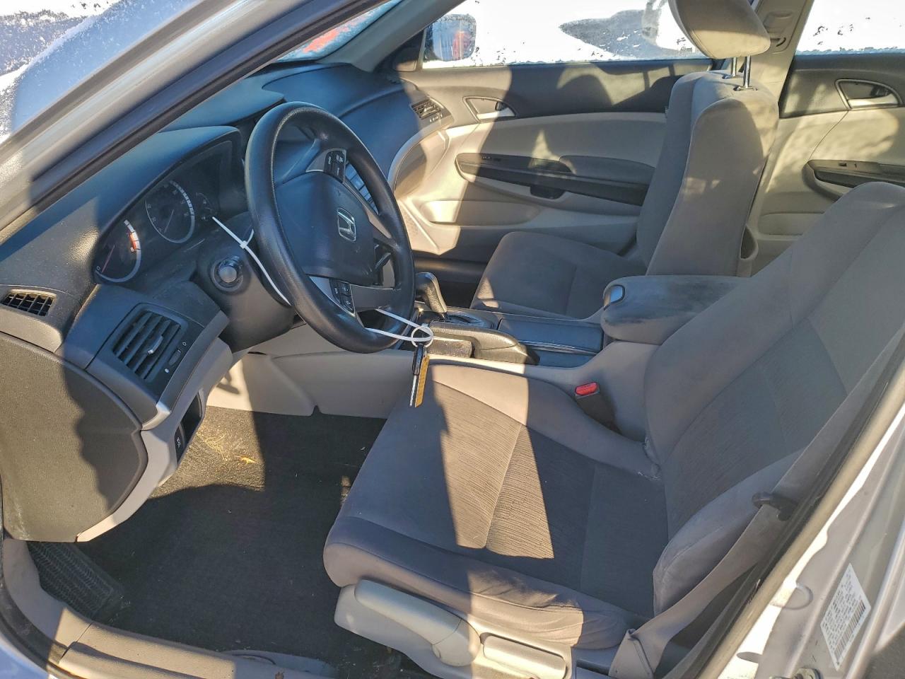 2012 HONDA ACCORD LX photo 13