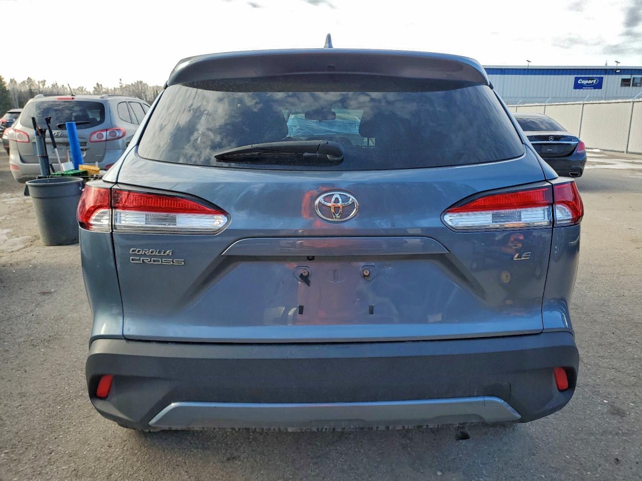 2022 TOYOTA COROLLA CROSS LE photo 6