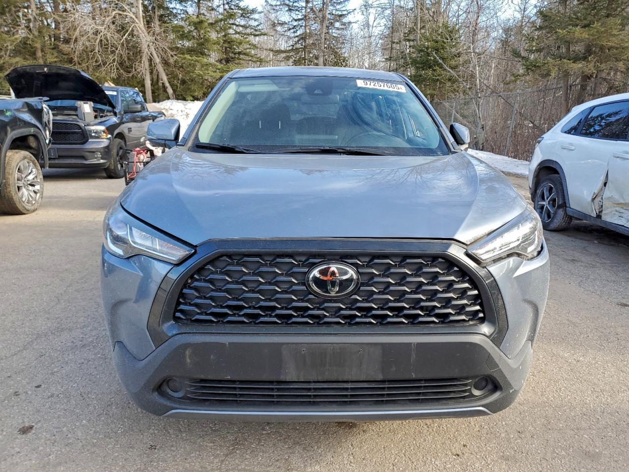 2022 TOYOTA COROLLA CROSS LE photo 5