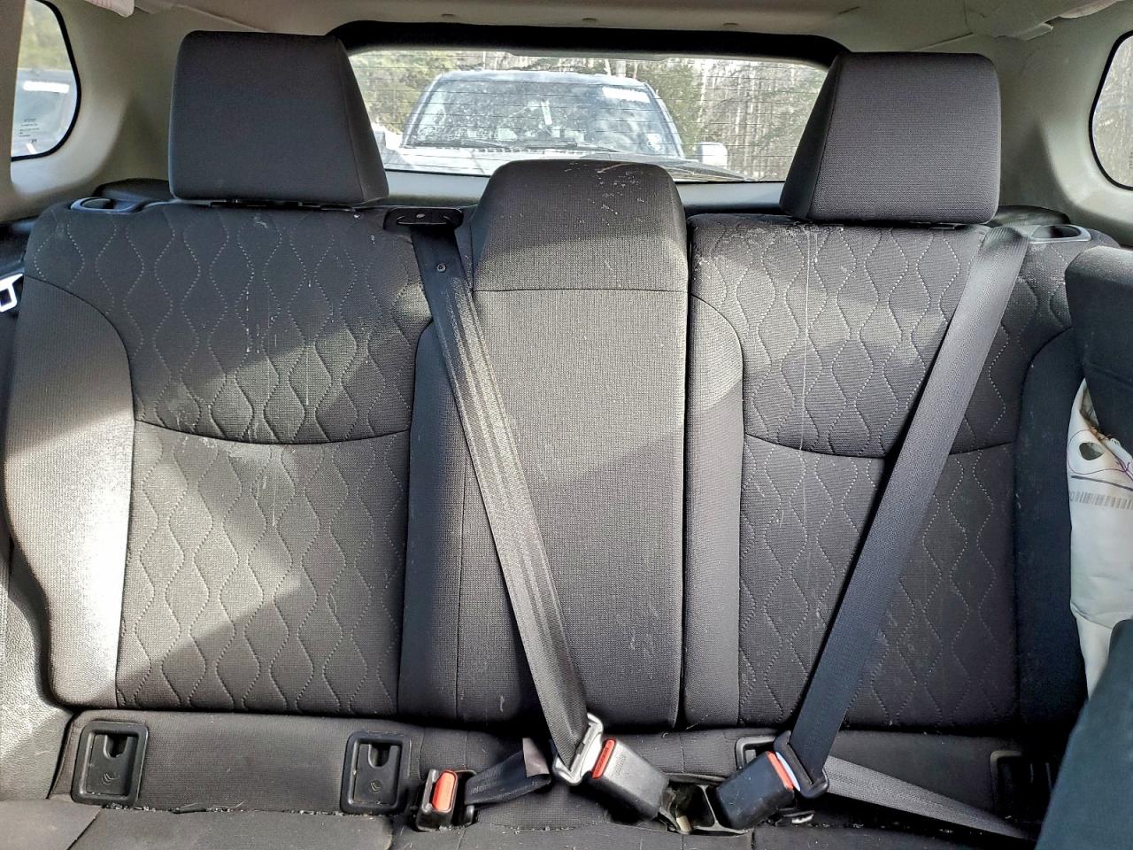2022 TOYOTA COROLLA CROSS LE photo 10