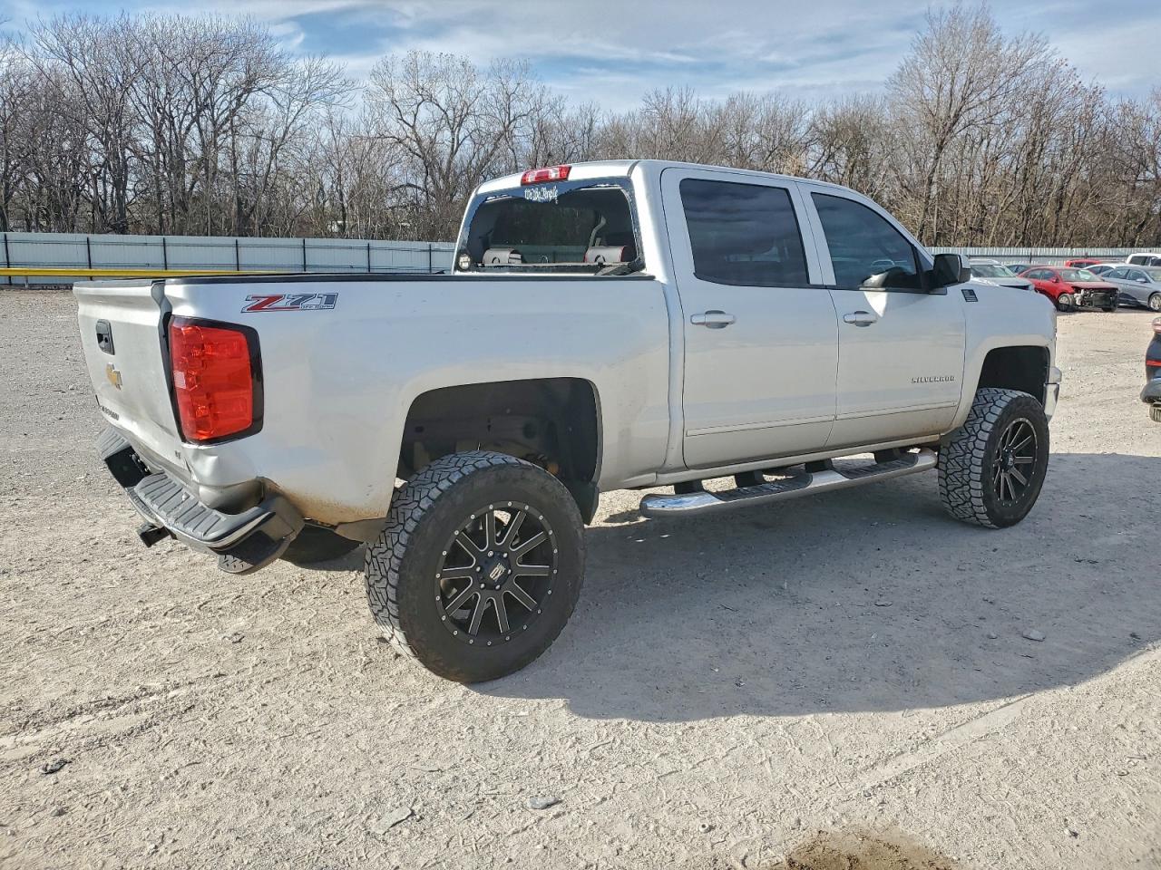 2015 CHEVROLET SILVERADO K1500 LT photo 3