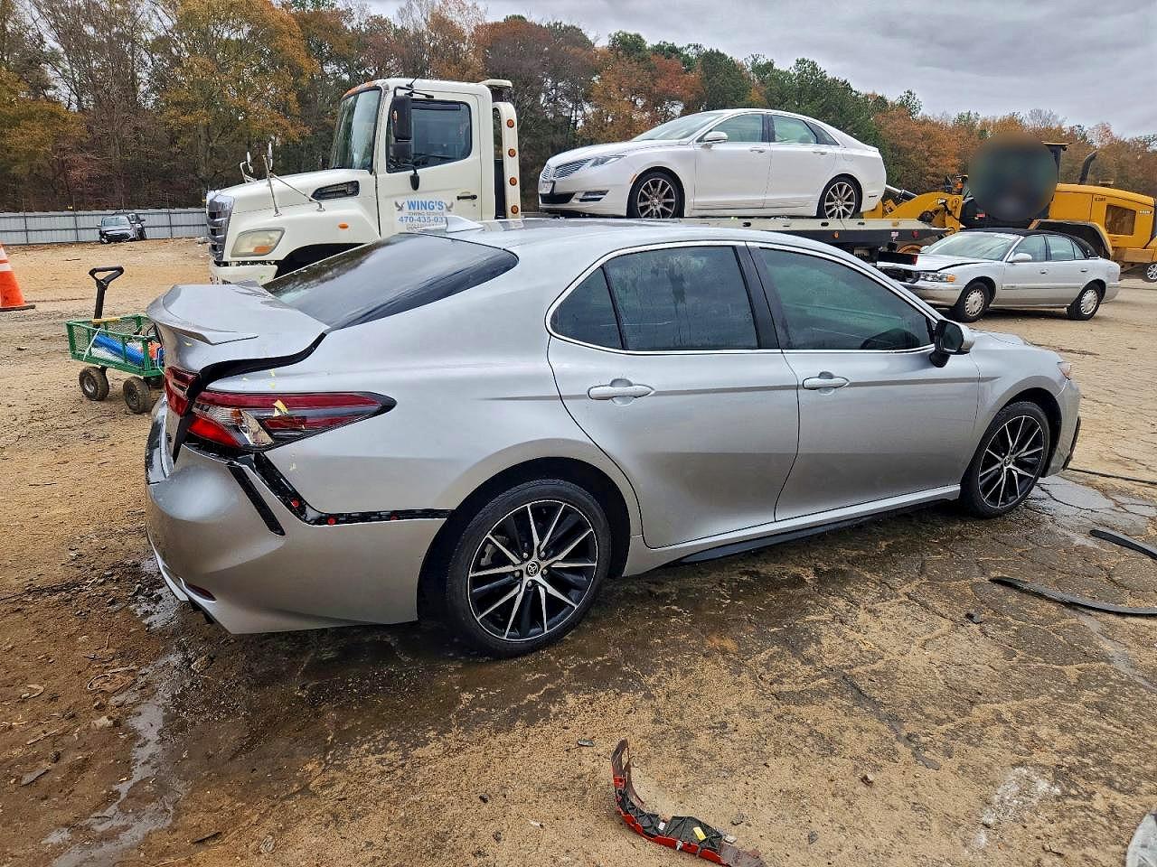 2021 TOYOTA CAMRY SE photo 5