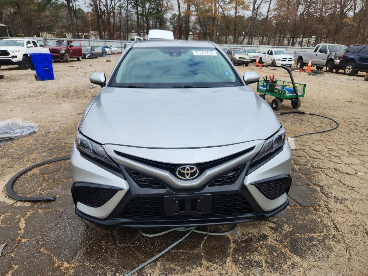 2021 TOYOTA CAMRY SE photo 9