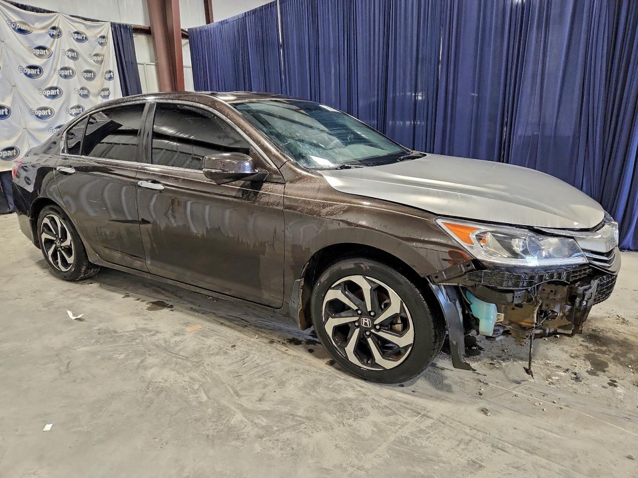 2017 HONDA ACCORD EX photo 7