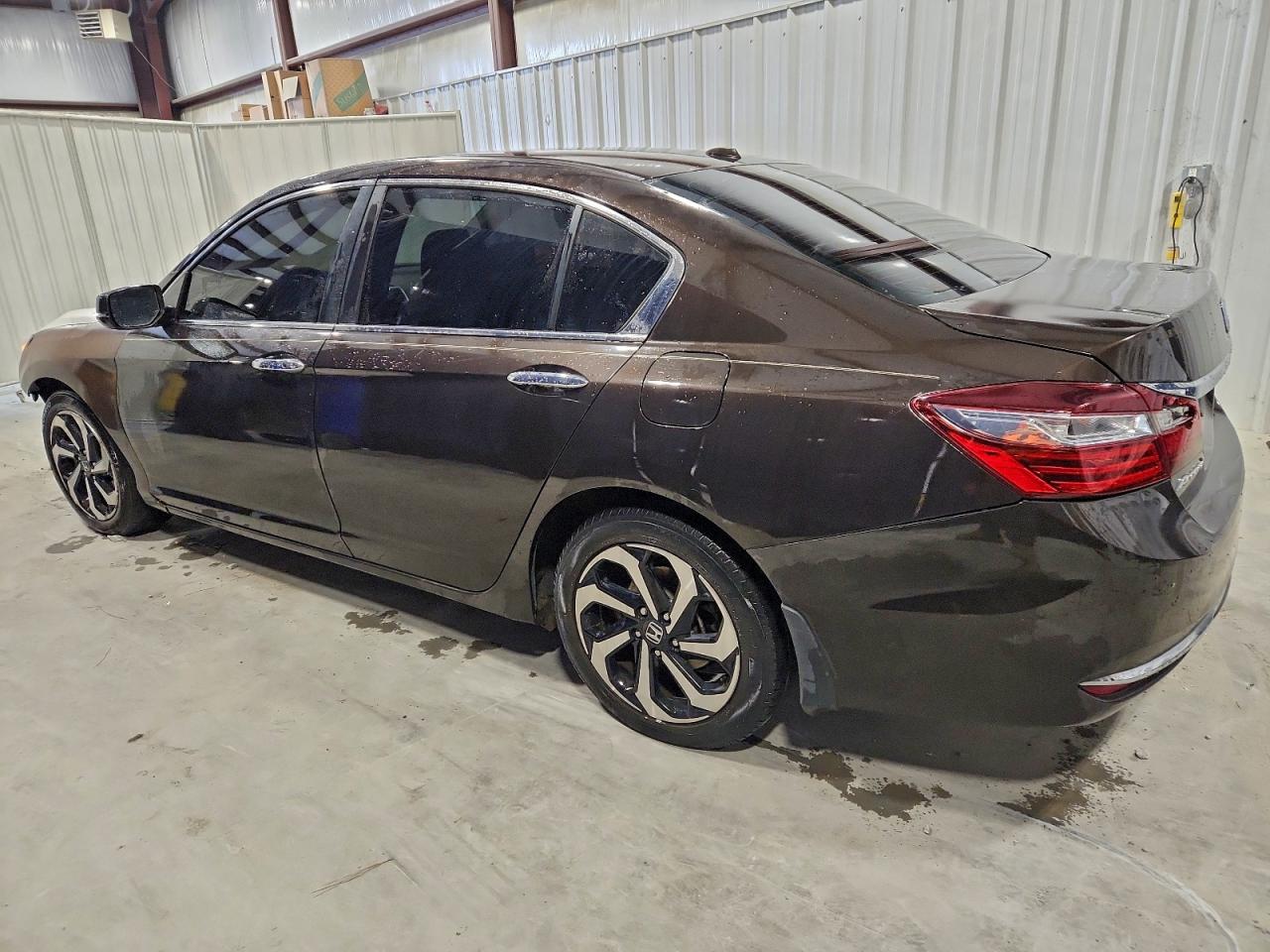 2017 HONDA ACCORD EX photo 3