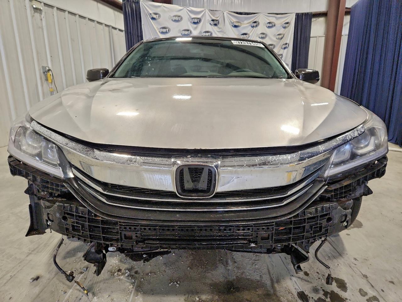 2017 HONDA ACCORD EX photo 9