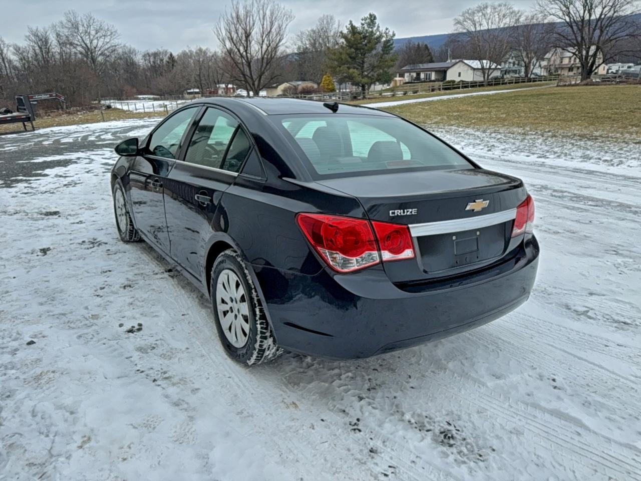 2011 CHEVROLET CRUZE LS photo 3