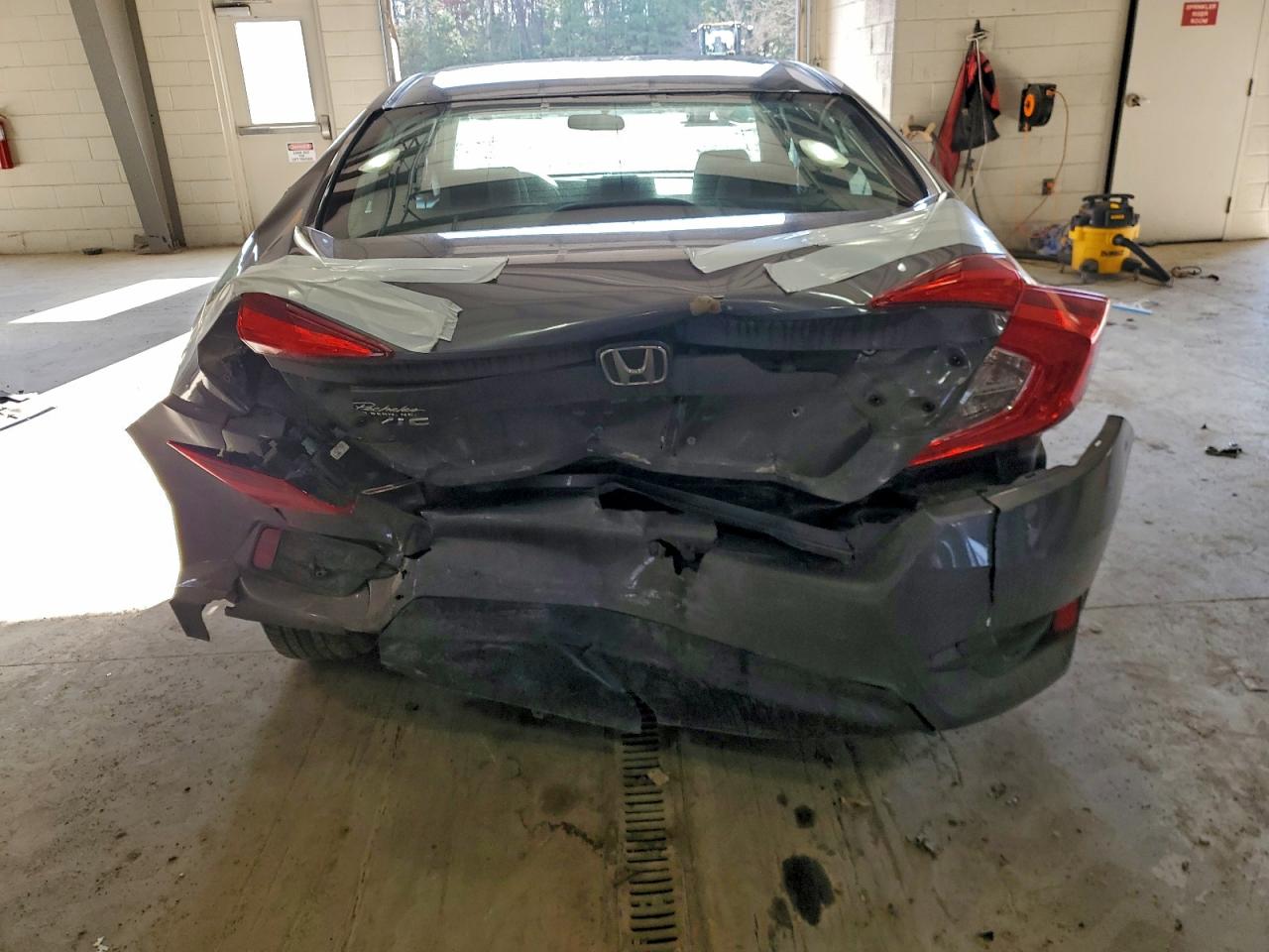 2016 HONDA CIVIC LX photo 11