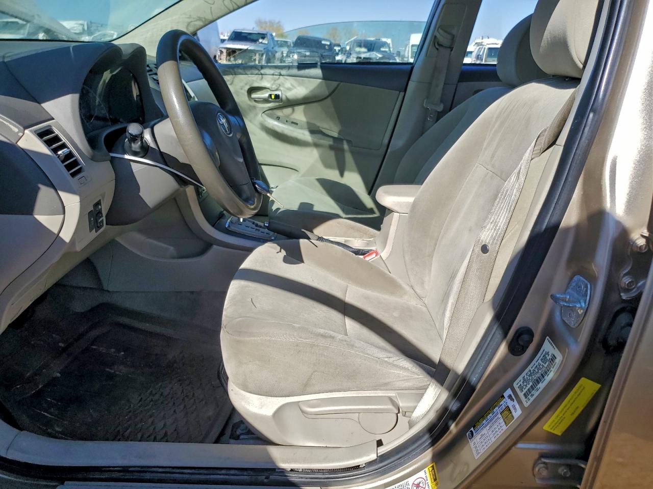 2010 TOYOTA COROLLA BASE photo 13