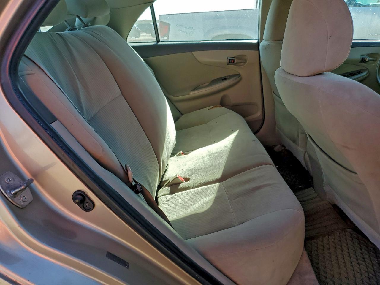 2010 TOYOTA COROLLA BASE photo 19