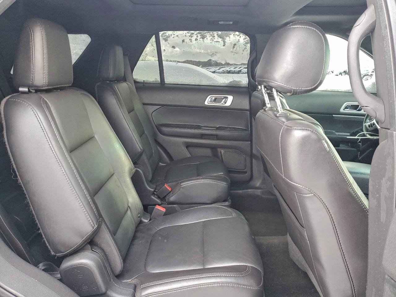 2015 FORD EXPLORER XLT photo 11