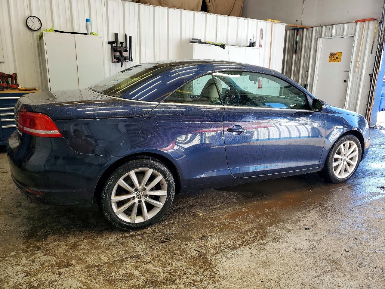 2012 VOLKSWAGEN EOS KOMFORT photo 5