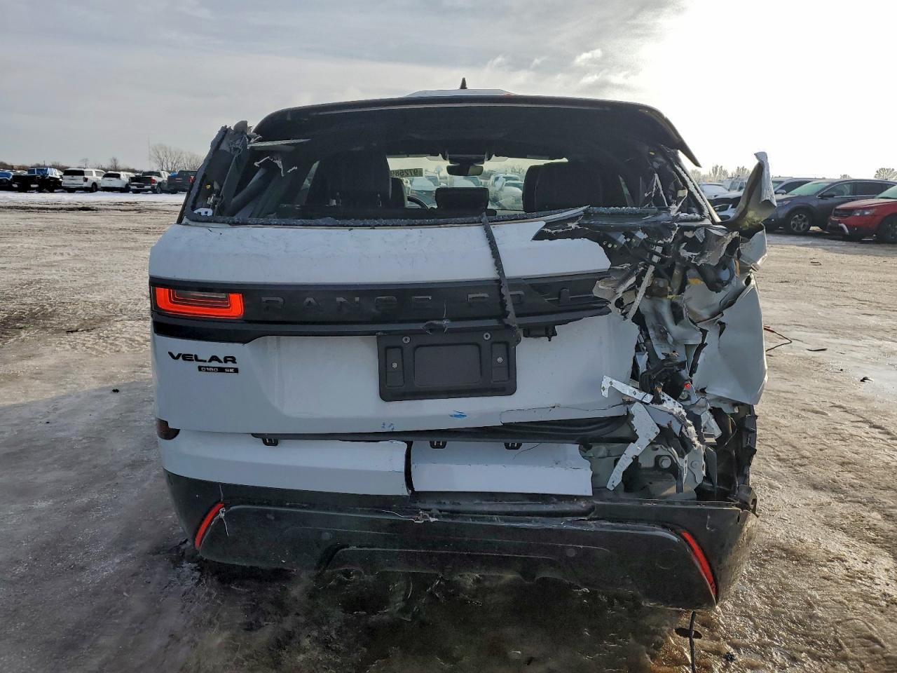 2018 LAND ROVER RANGE ROVER VELAR R-DYNAMIC SE photo 11