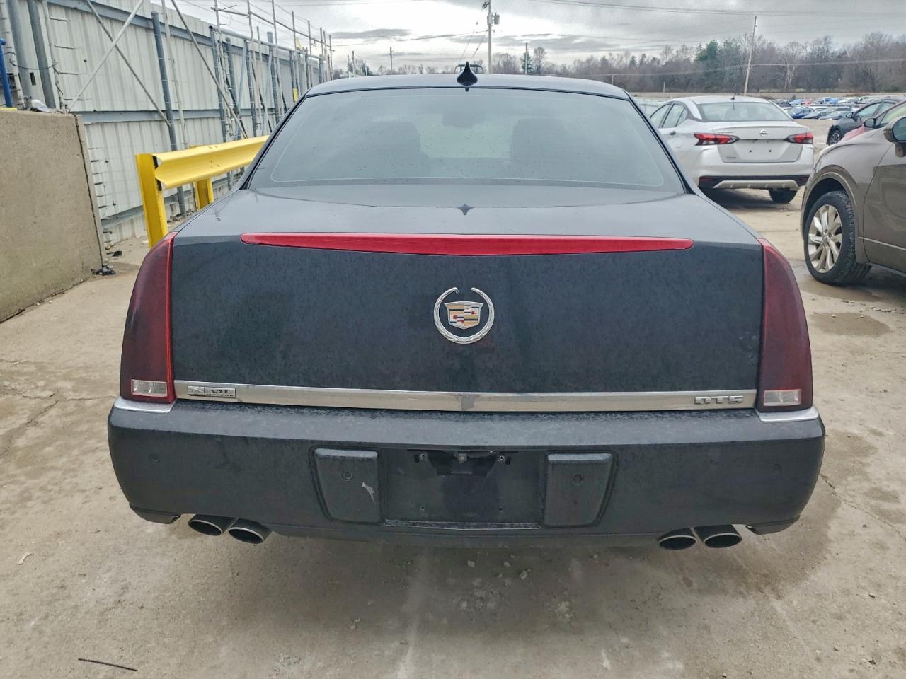 2010 CADILLAC DTS PREMIUM COLLECTION photo 6
