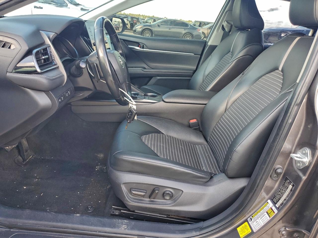 2022 TOYOTA CAMRY SE photo 7