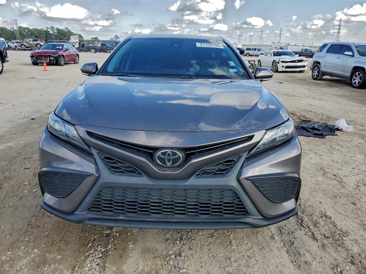 2022 TOYOTA CAMRY SE photo 5