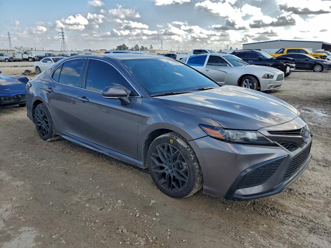 2022 TOYOTA CAMRY SE photo 4