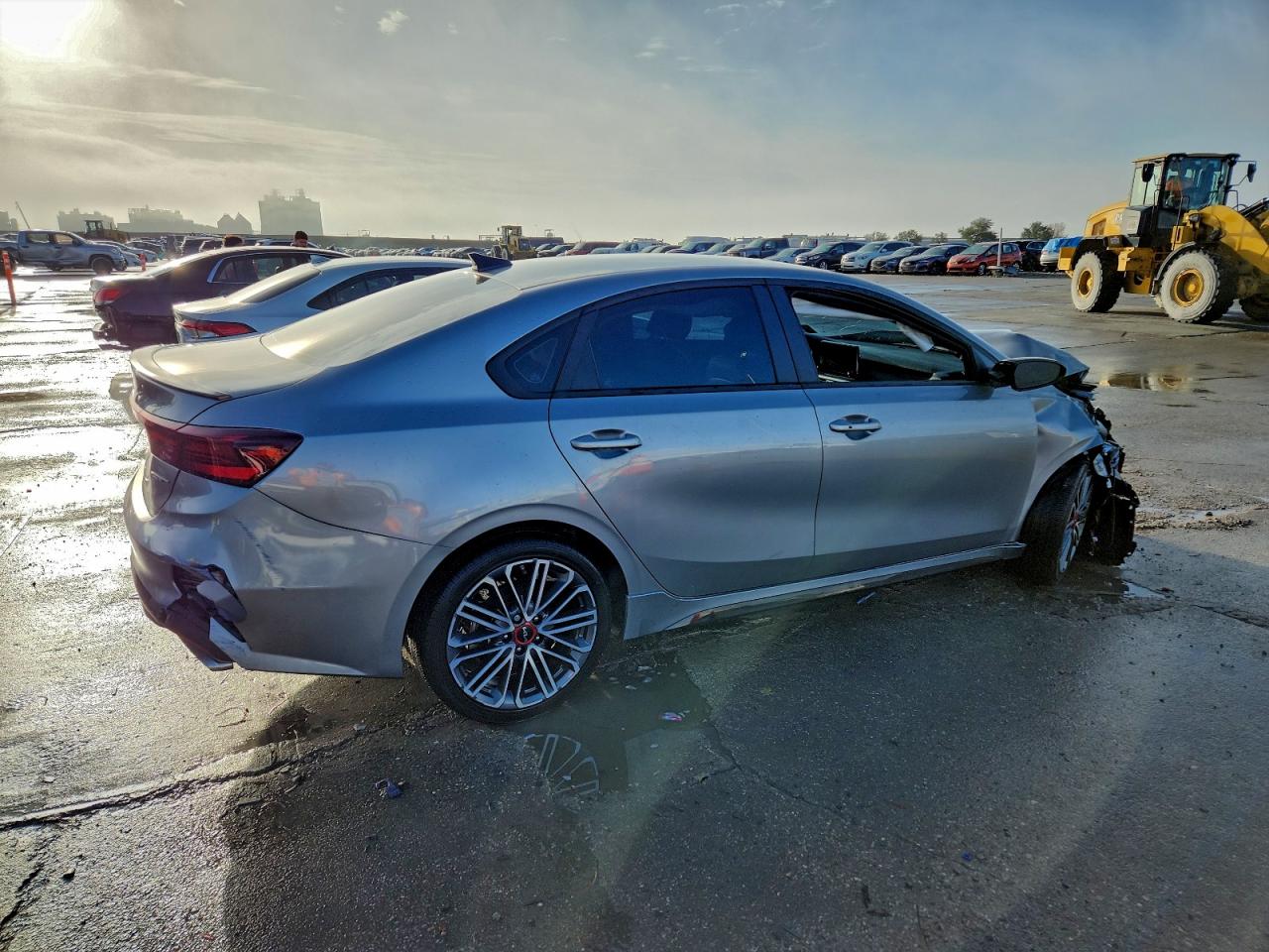 2023 KIA FORTE GT photo 3