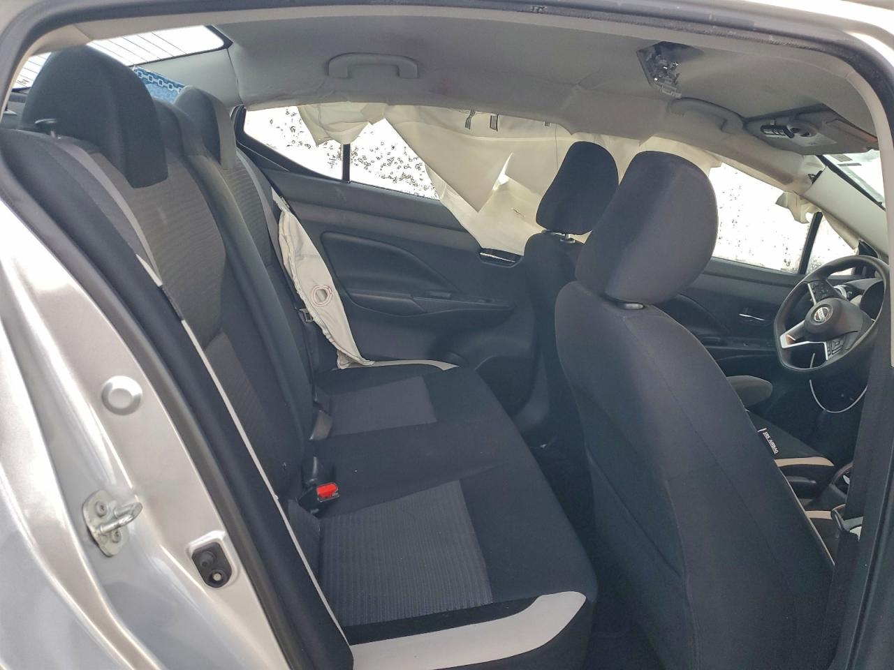 2020 NISSAN VERSA SV photo 10