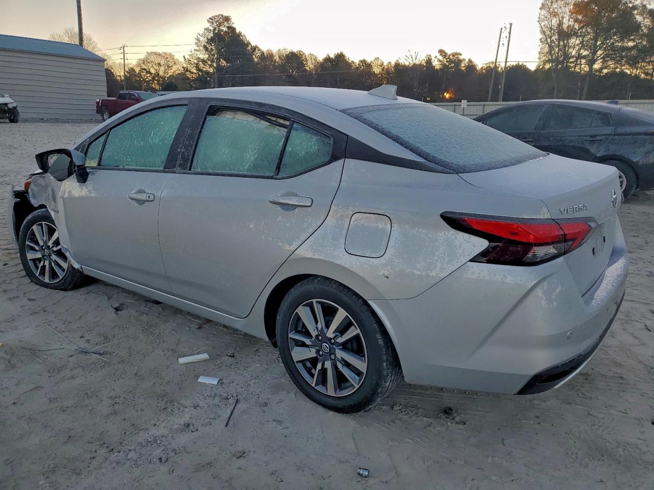 2020 NISSAN VERSA SV photo 2