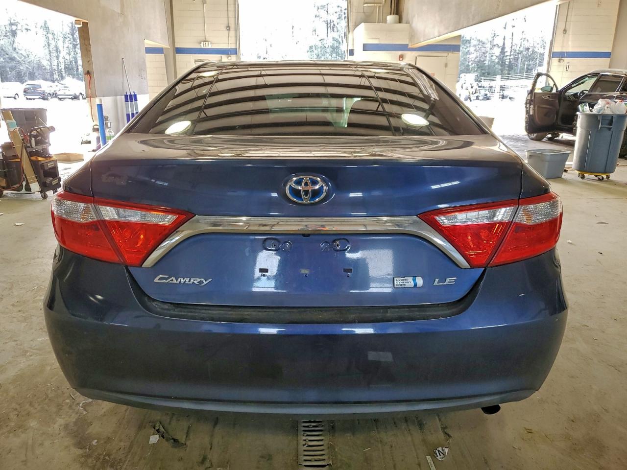2016 TOYOTA CAMRY photo 6