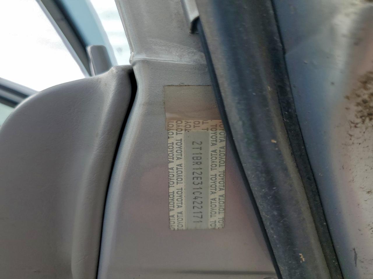 2001 TOYOTA COROLLA CE photo 12