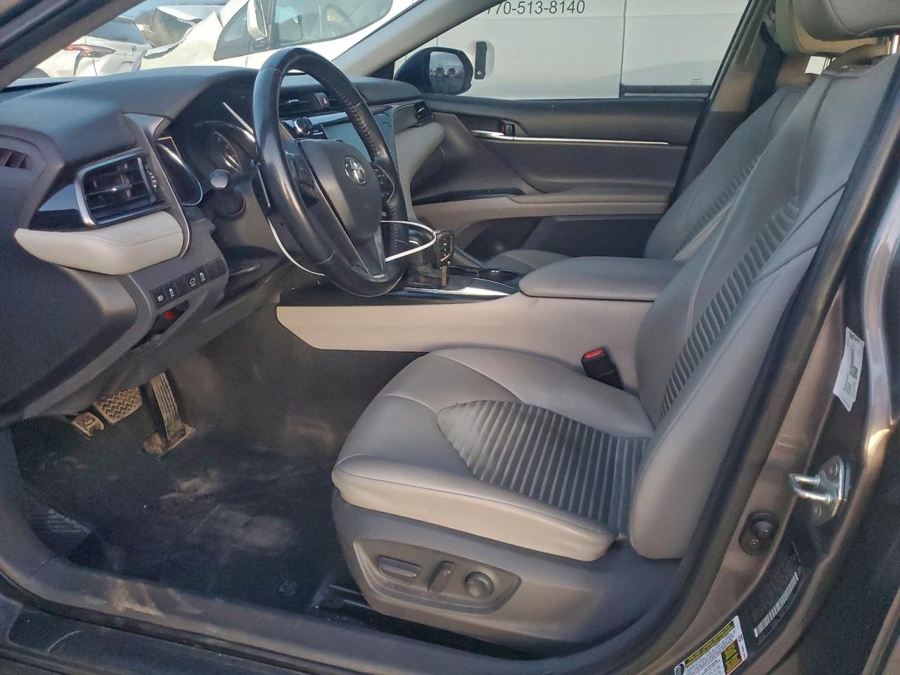 2020 TOYOTA CAMRY SE photo 7