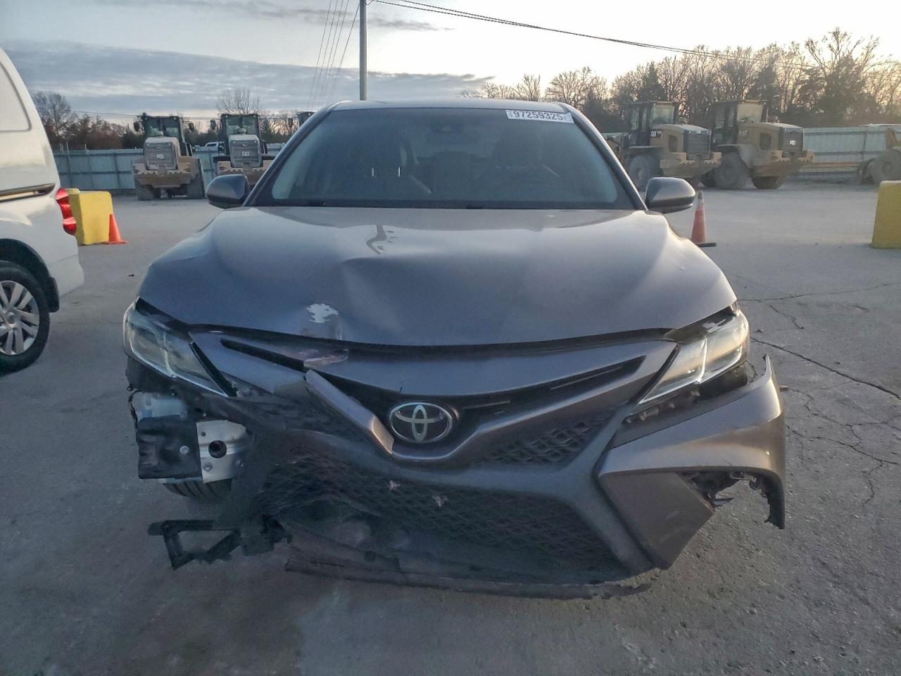 2020 TOYOTA CAMRY SE photo 5