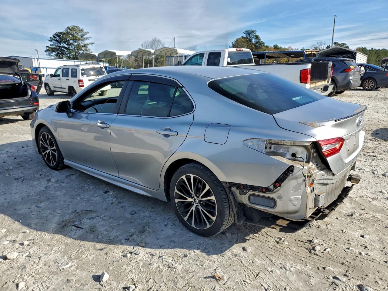 2018 TOYOTA CAMRY L photo 2