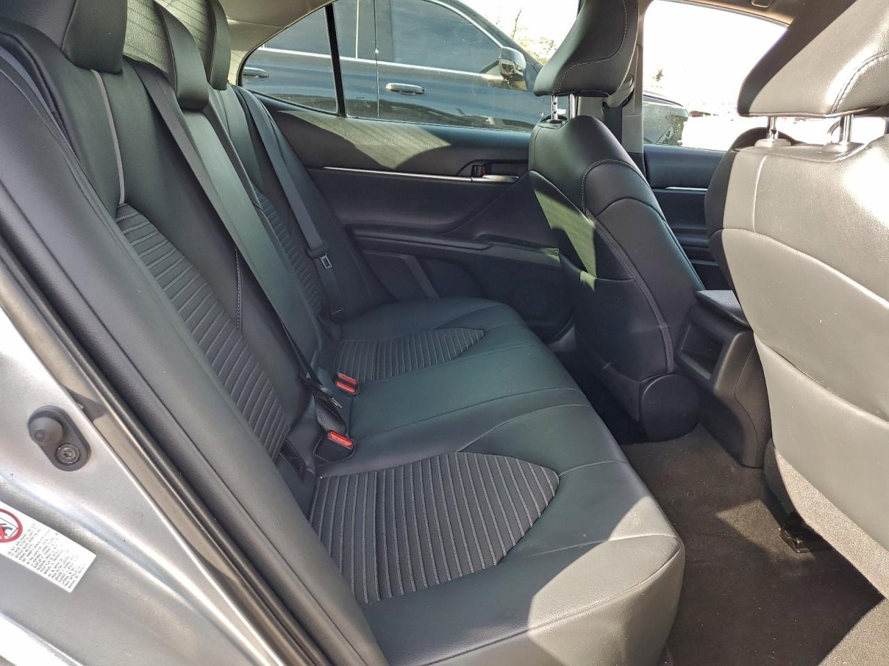2018 TOYOTA CAMRY L photo 10