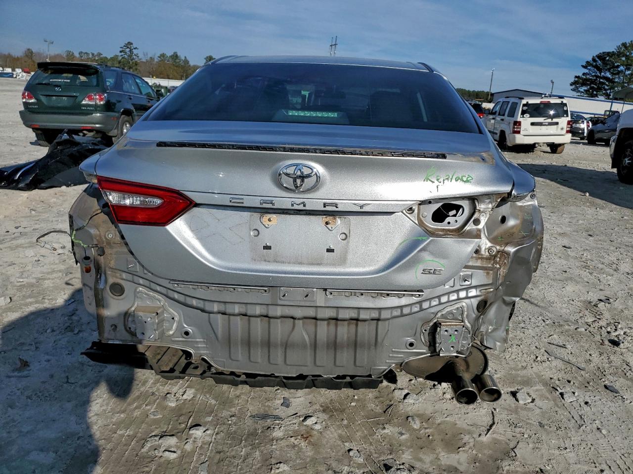 2018 TOYOTA CAMRY L photo 6