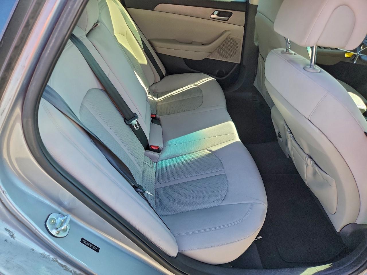 2016 HYUNDAI SONATA SE photo 19