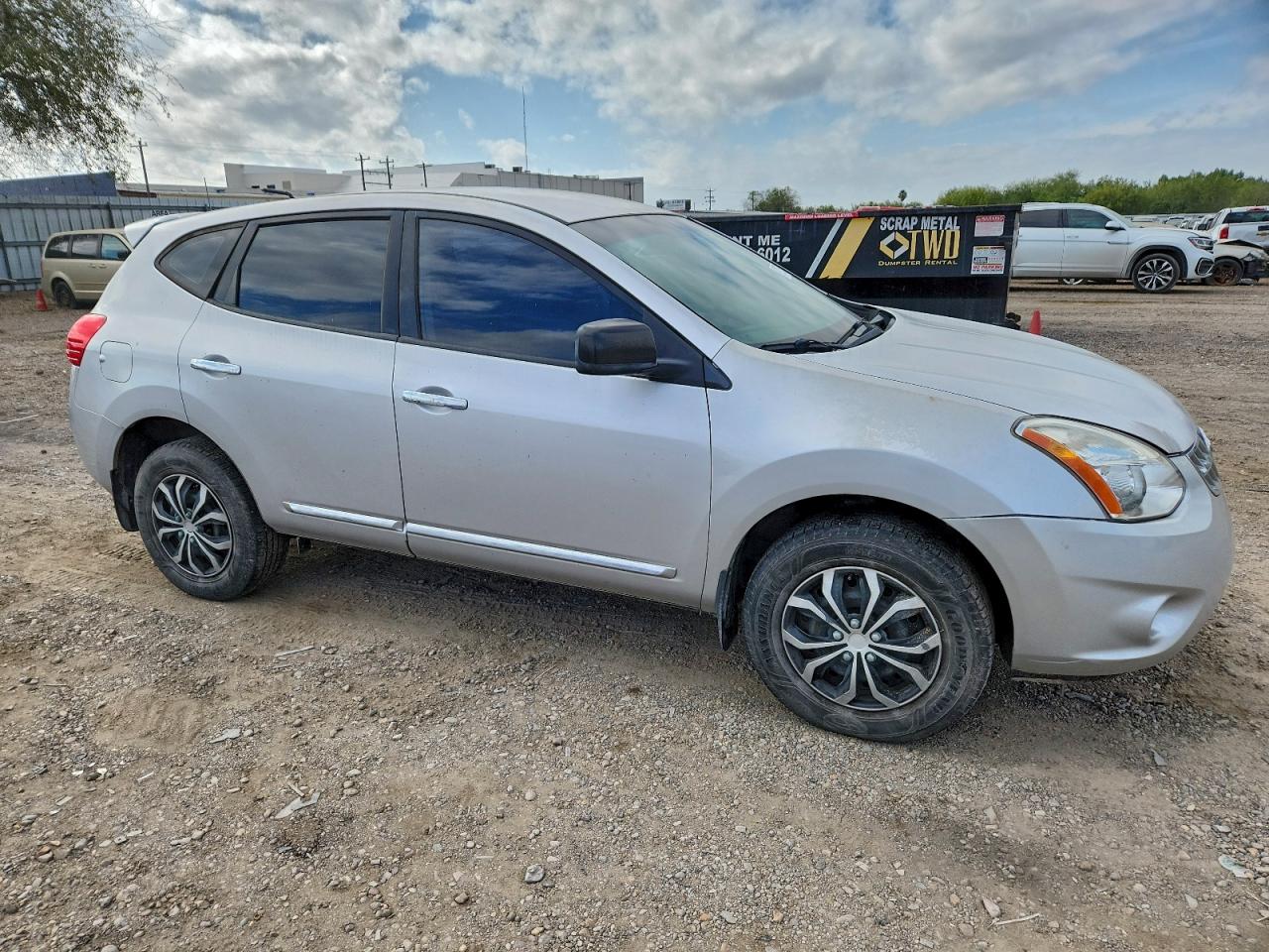 2013 NISSAN ROGUE S photo 4