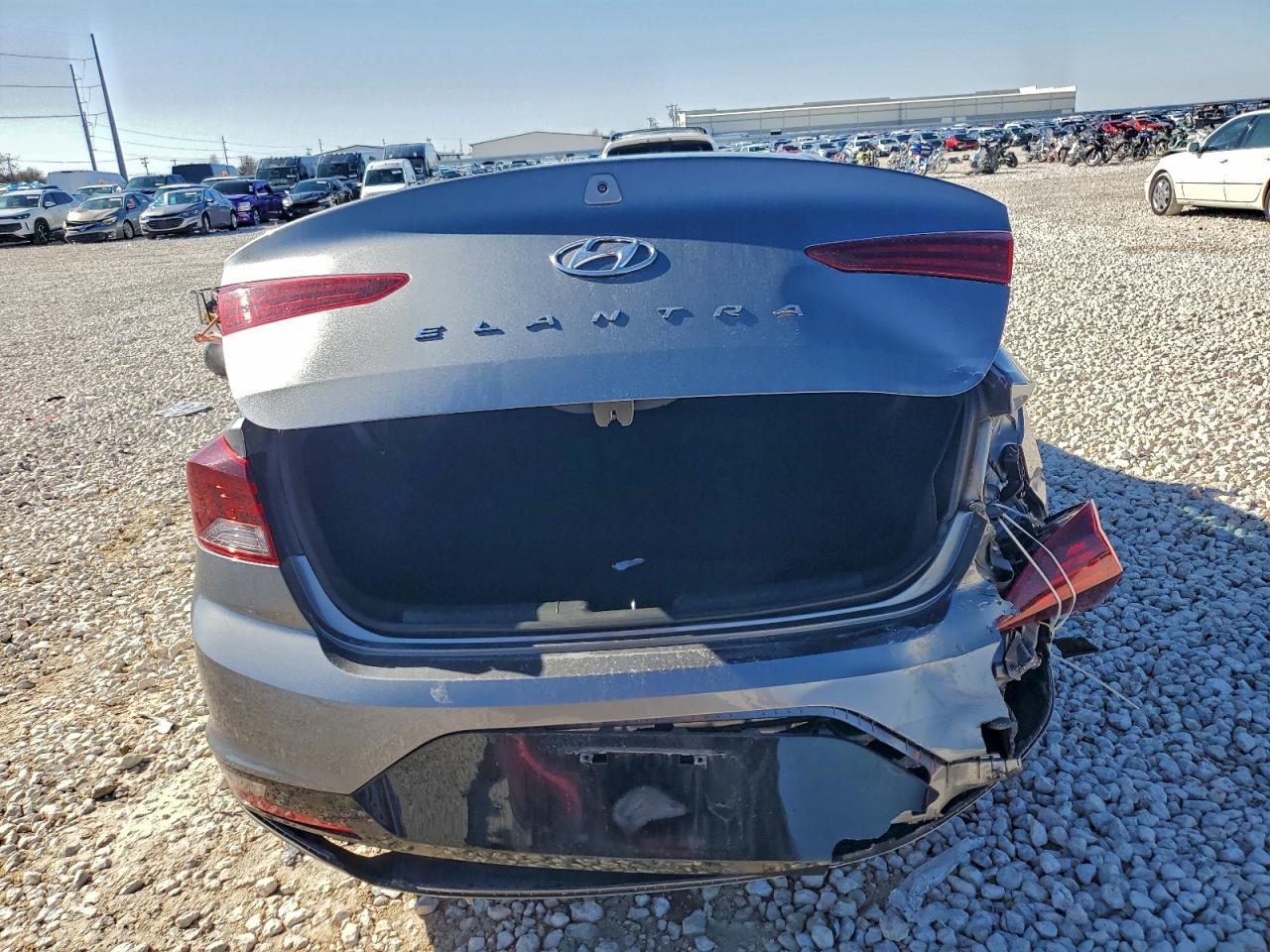 2019 HYUNDAI ELANTRA SEL photo 6