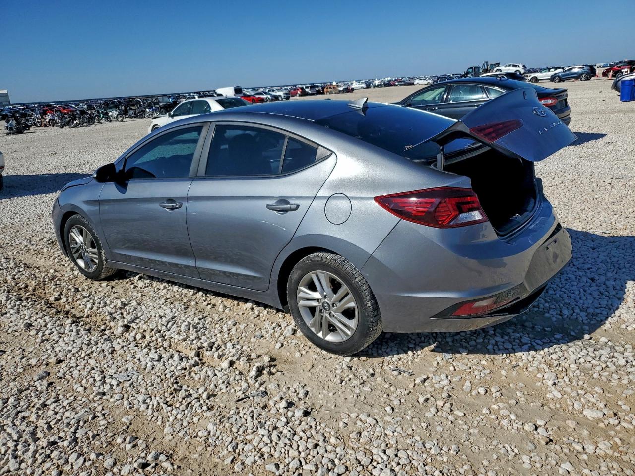 2019 HYUNDAI ELANTRA SEL photo 2