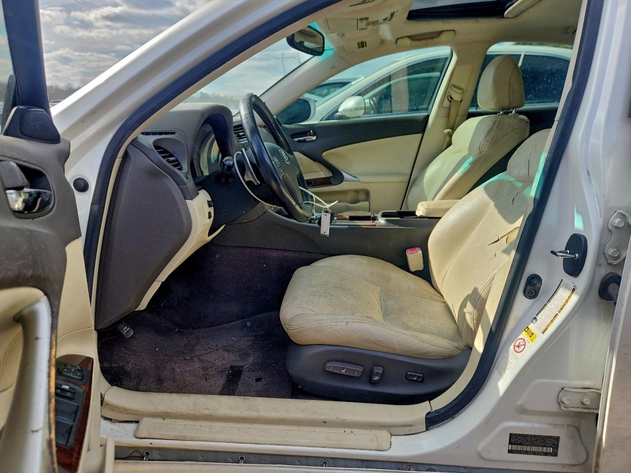 2010 LEXUS IS 250 photo 7